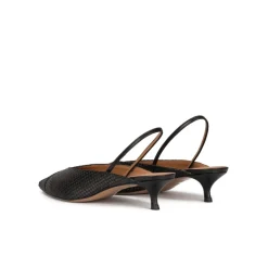 Lanequia Zapatos bajos destalonados de punta fina en rafia color negro