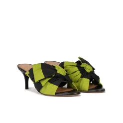 Orquidea Mules de tacón medio fino en tejido verde y negro con lazo