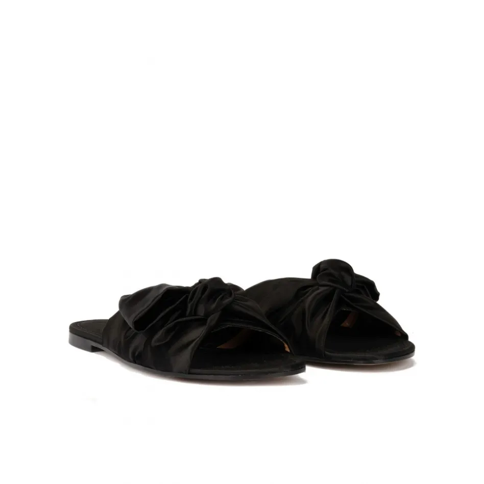 Quetty Sandalias planas de raso negro con detalle de lazo