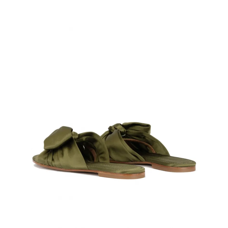 Quetty Sandalias planas de raso con detalle de lazo en verde caqui