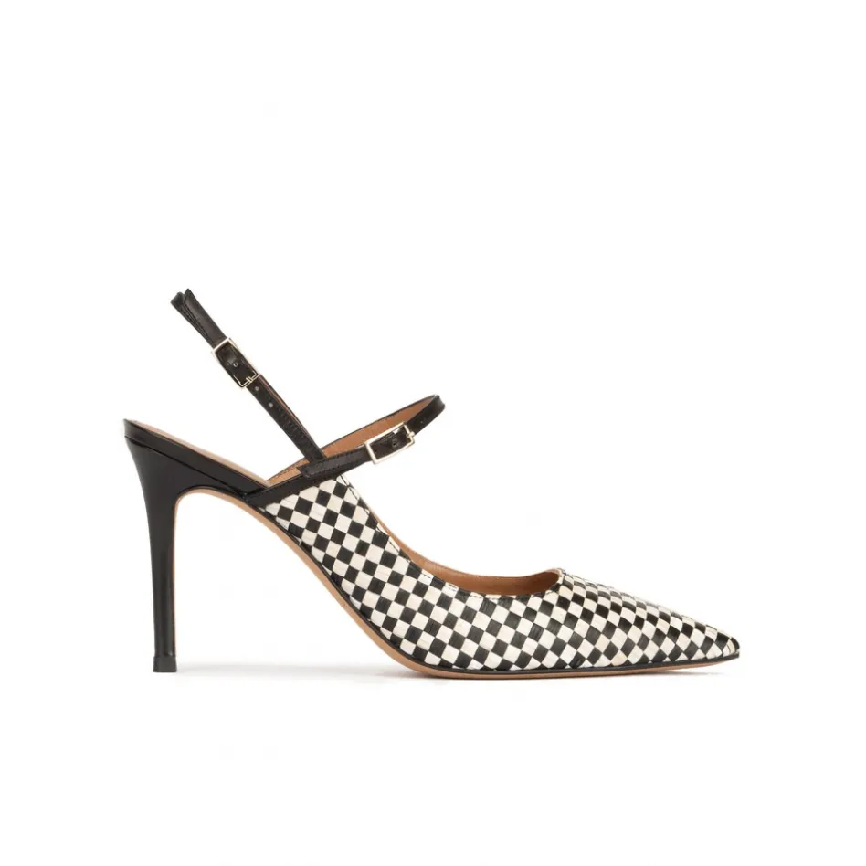 Unique Zapatos destalonados en blanco y negro de punta fina y tacón alto